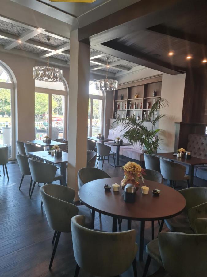 Hotel Belvedere Rostock Bagian luar foto